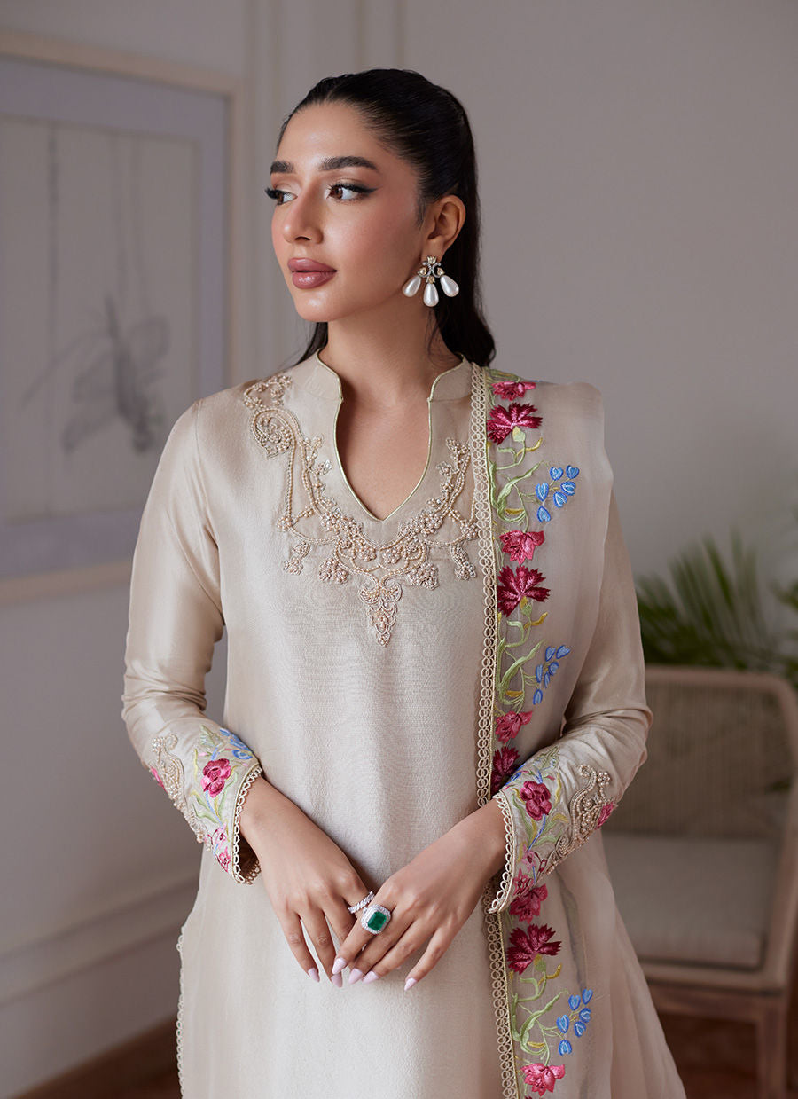 Farah Talib Aziz | Luna Eid Collection 24 | LIARA SAND - House Of Anaya