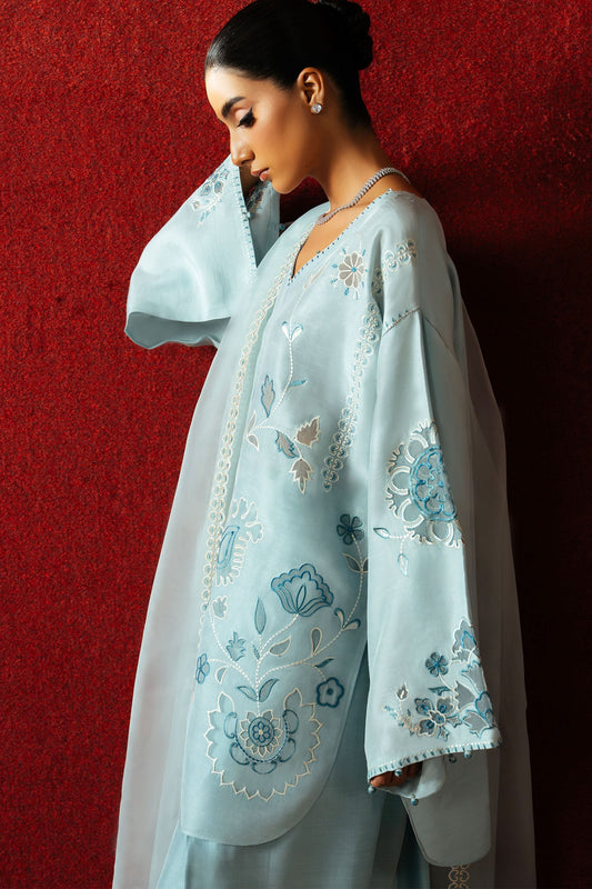 Zaha | Serae Pret | AVELINE