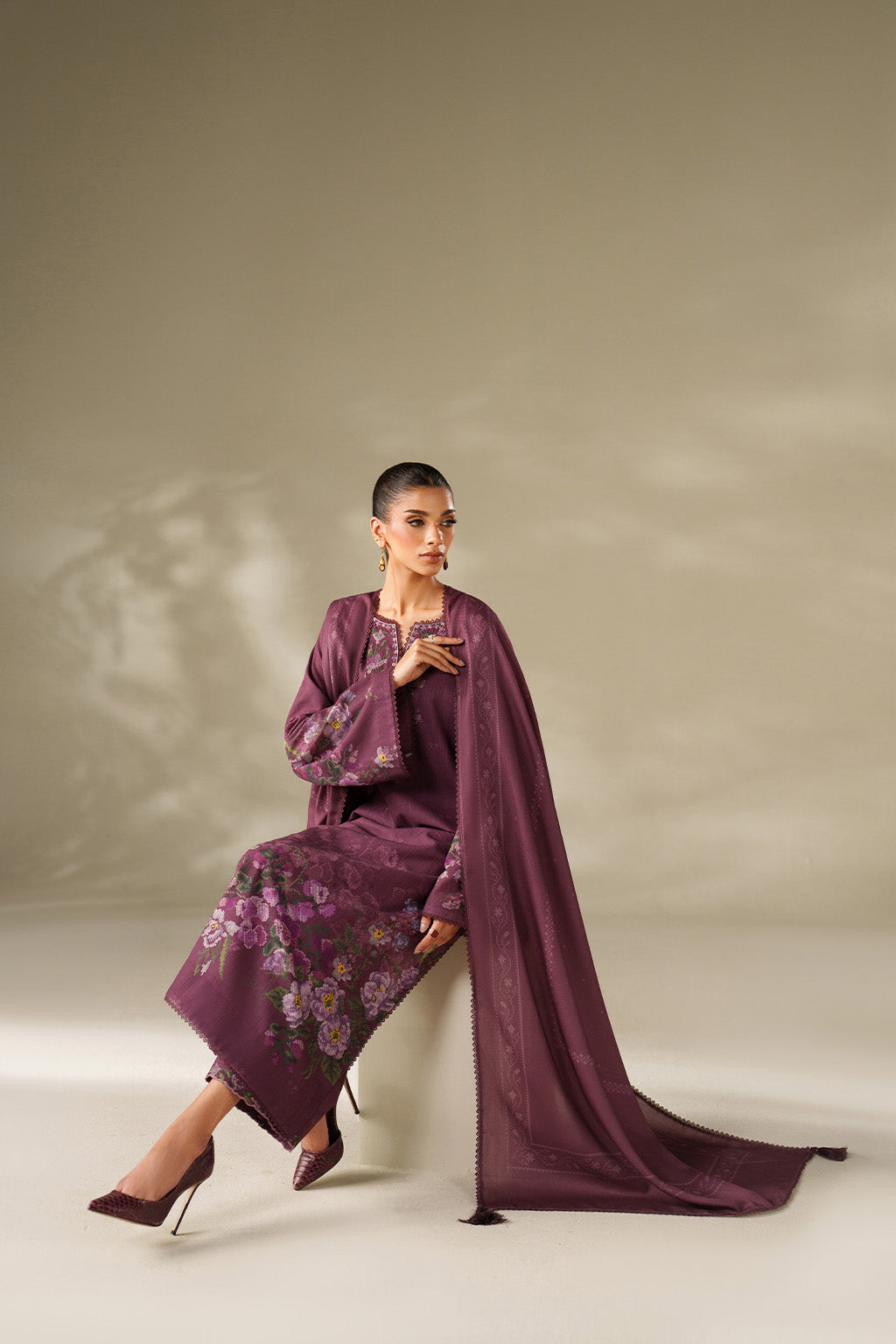 Iznik | Winter Chapter 25 | UE-566 Printed Khaddar