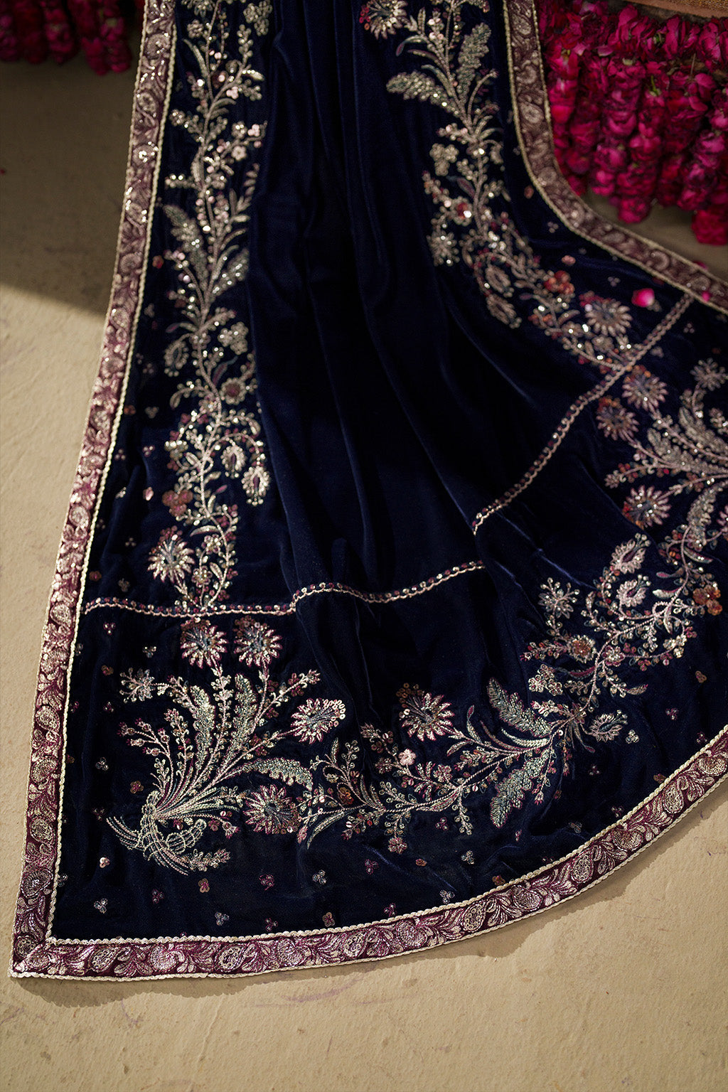 Iznik | Velvet 25 | IV-76 Embroidered Velvet