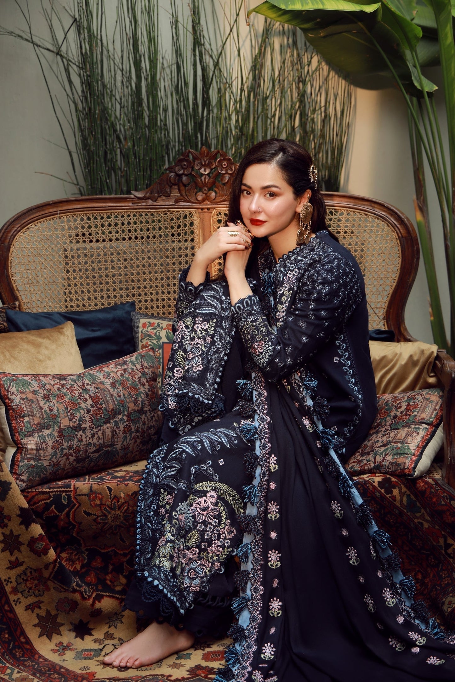 Maryam Hussain | Winter Shawl 25 | Roohi