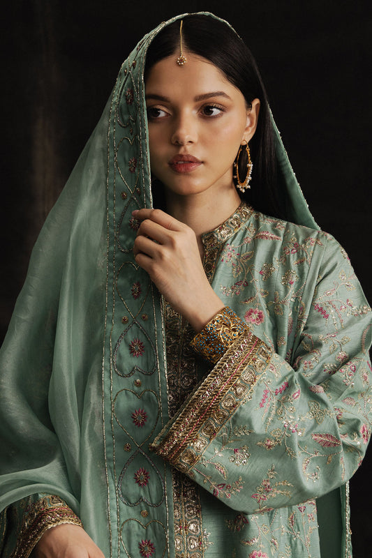 Zara Shahjahan | Studio Portraits | Anaya
