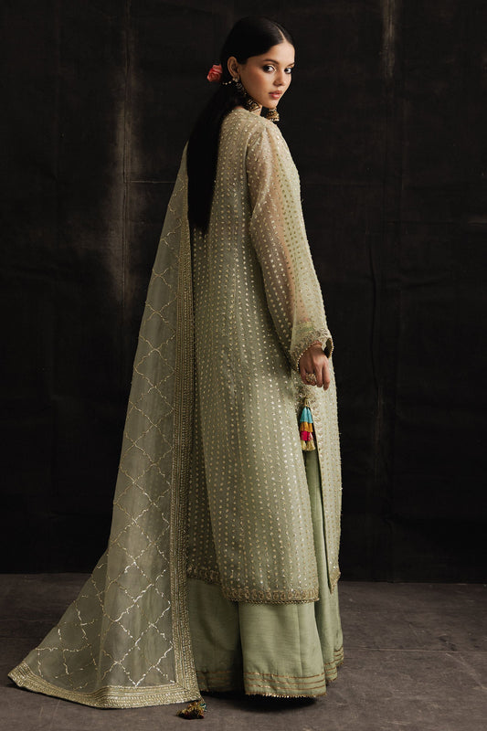 Zara Shahjahan | Studio Portraits | Marvi