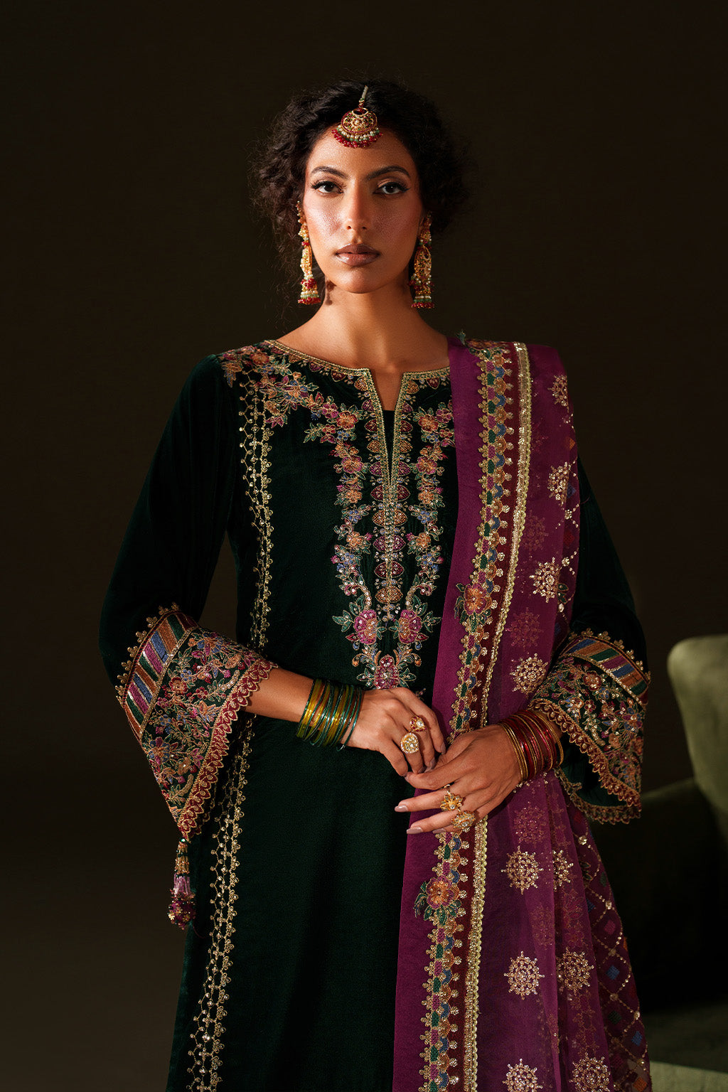 Iznik | Velvet 25 | IV-74 Embroidered Velvet