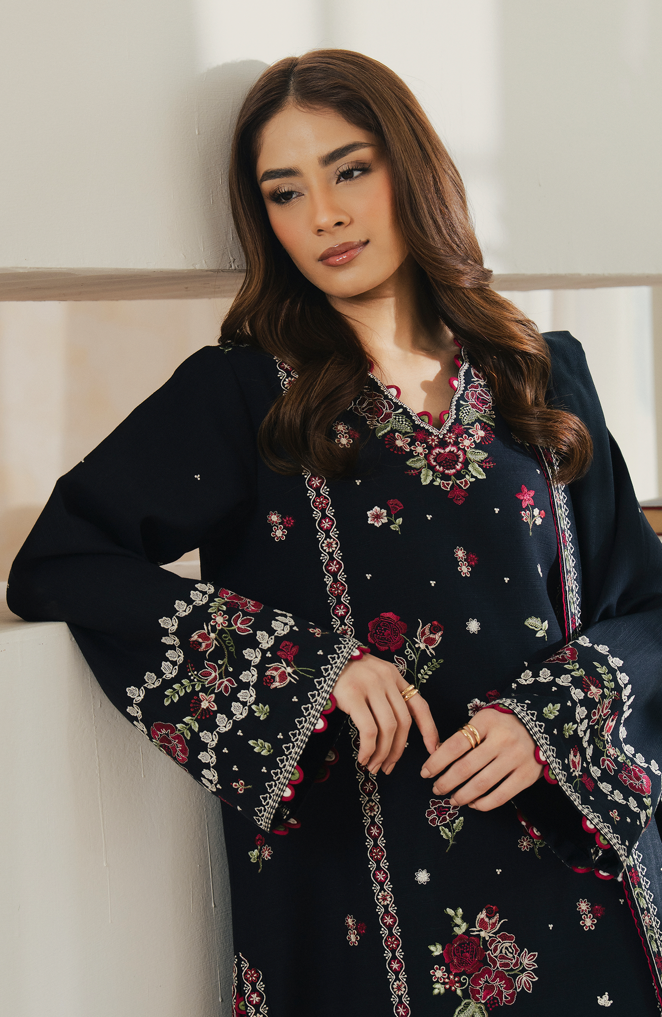 Seran | Winter Embroidered 25 | Noirelle
