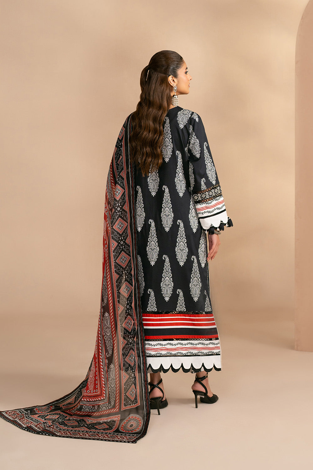 Maryum N Maria | Luxury Stitched | VIBHA - FWU6114