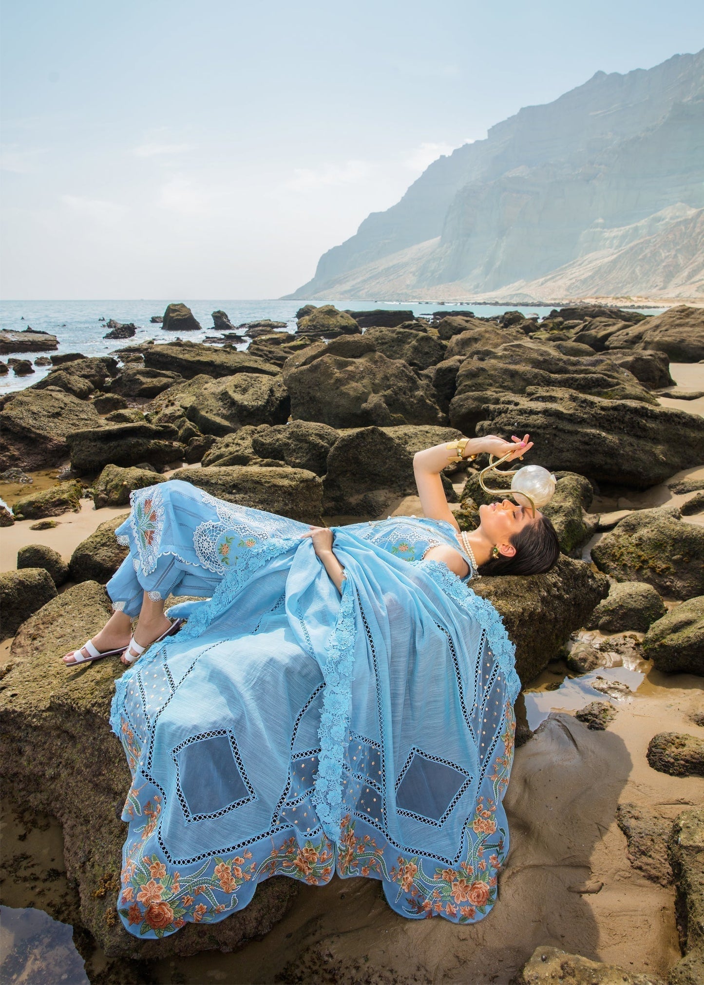 CRIMSON Embroidered Lawn Spring Blooms - D3 A - Riwayat-e-khas