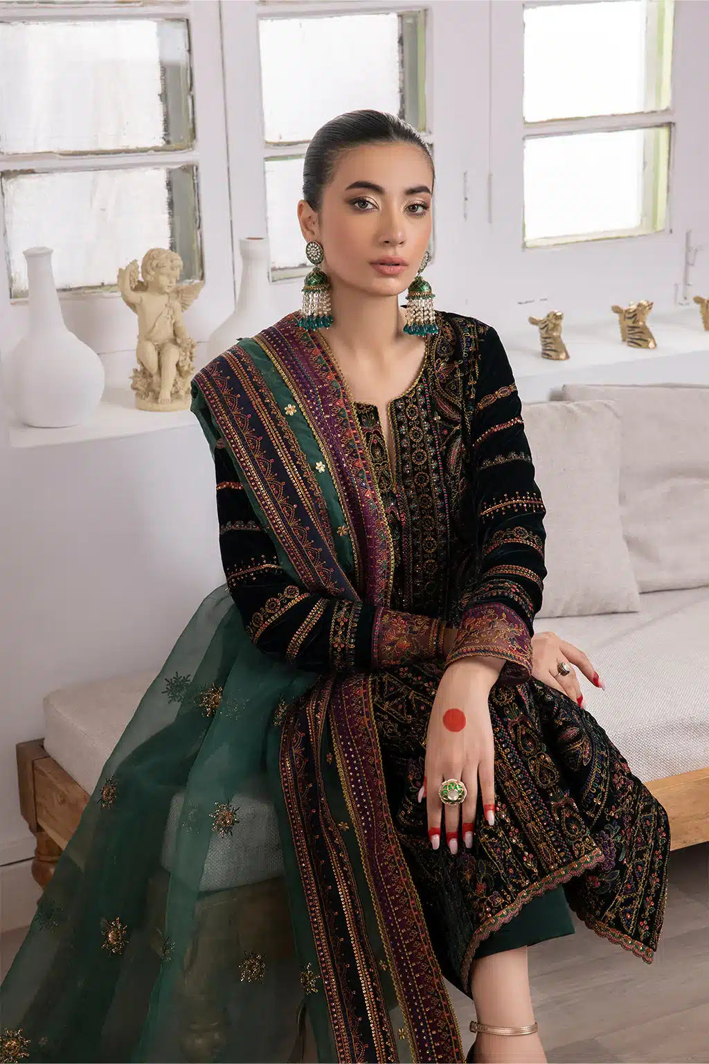 Iznik | Festive Velvet 23 | IV-22 HUSHAIMA - House Of Anaya