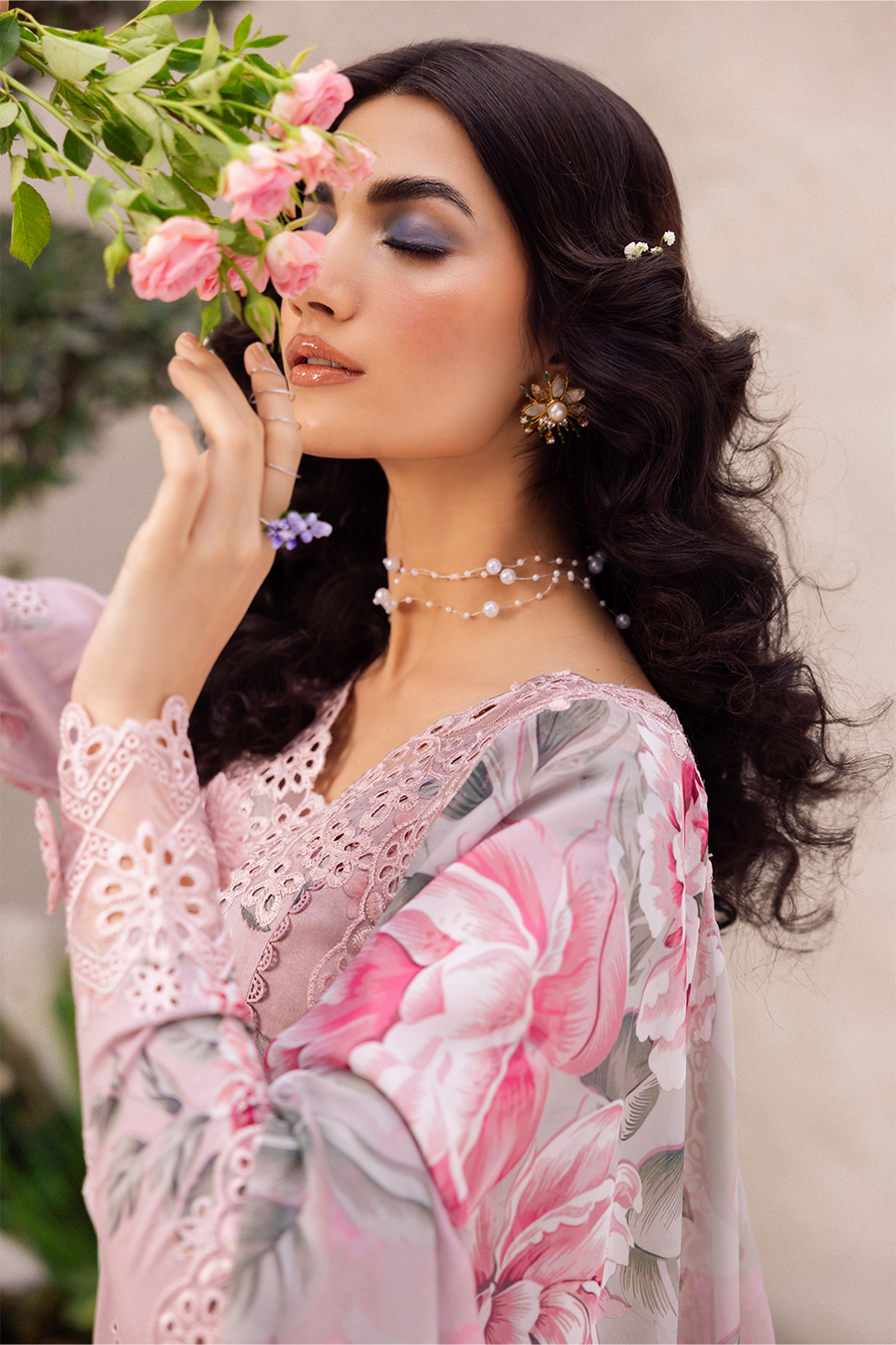 Iznik | Dahlia Embroidered Lawn | DL-09 - House Of Anaya