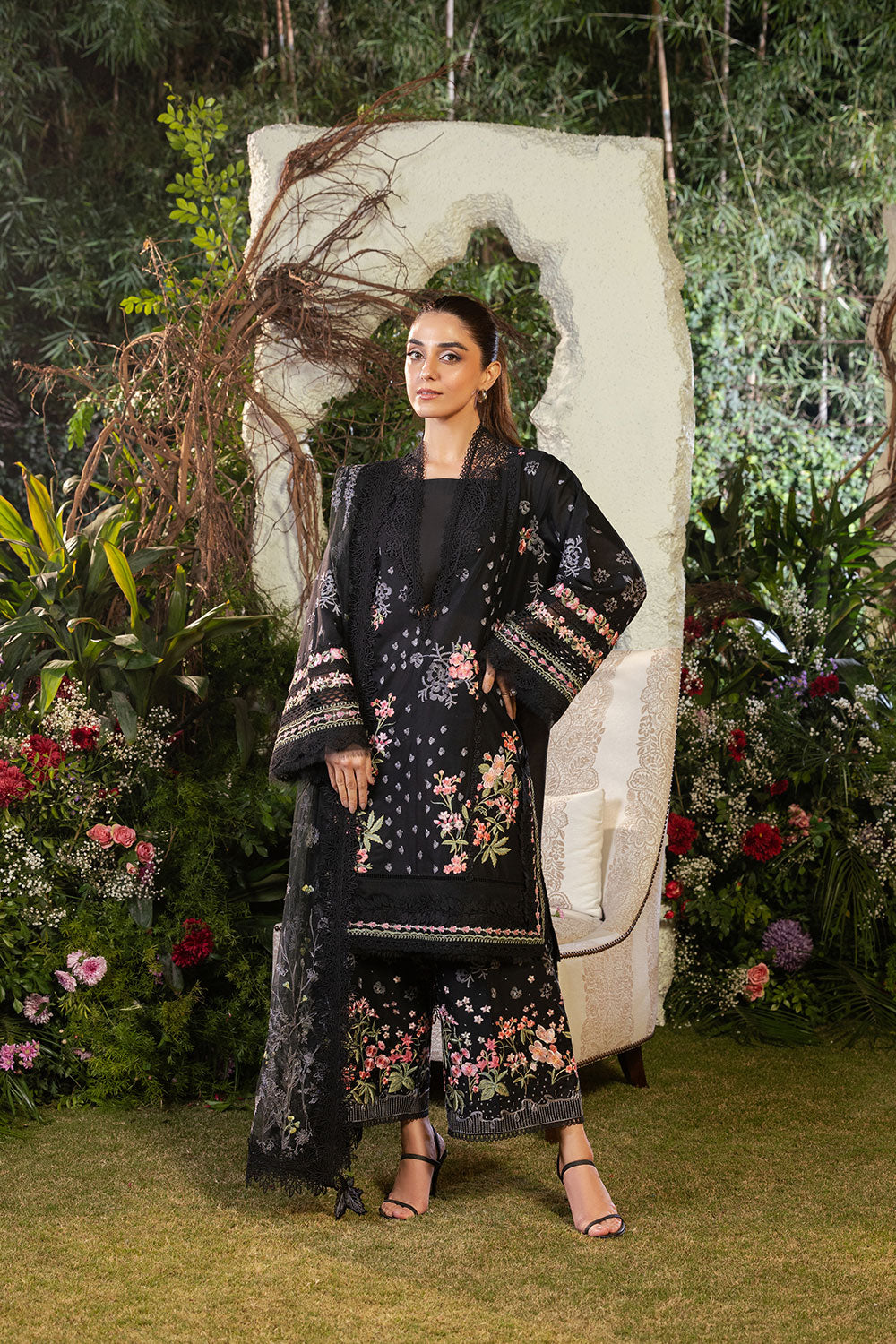 Sobia Nazir | Luxury Lawn 25 | 14B - House Of Anaya
