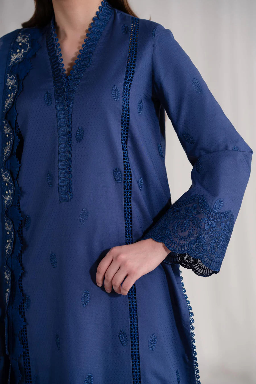 Akbar Aslam | Pret Lawn | Vesper