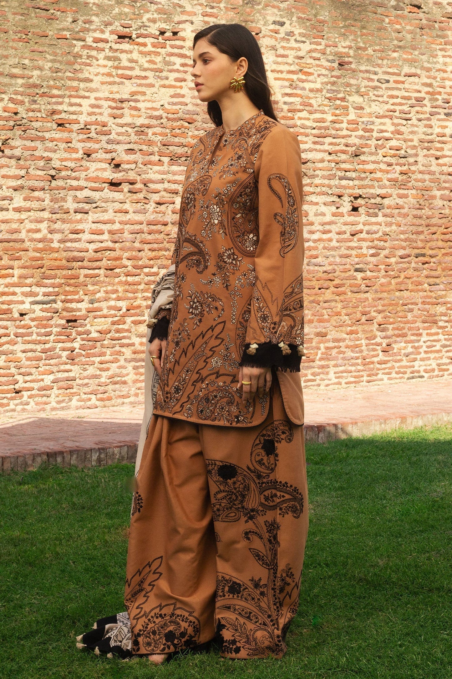 Zara Shahjahan | Winter 24 | ROYA-D6 - House Of Anaya