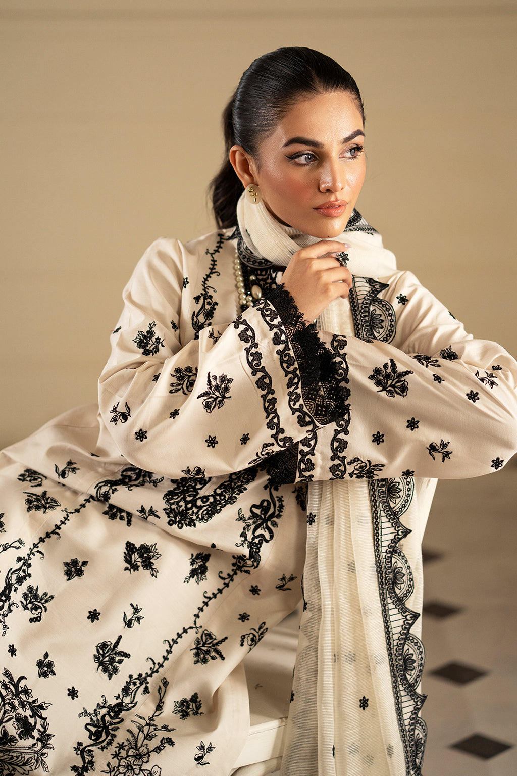 Saad Shaikh | Lumiere Winter | D-05 Stellaire