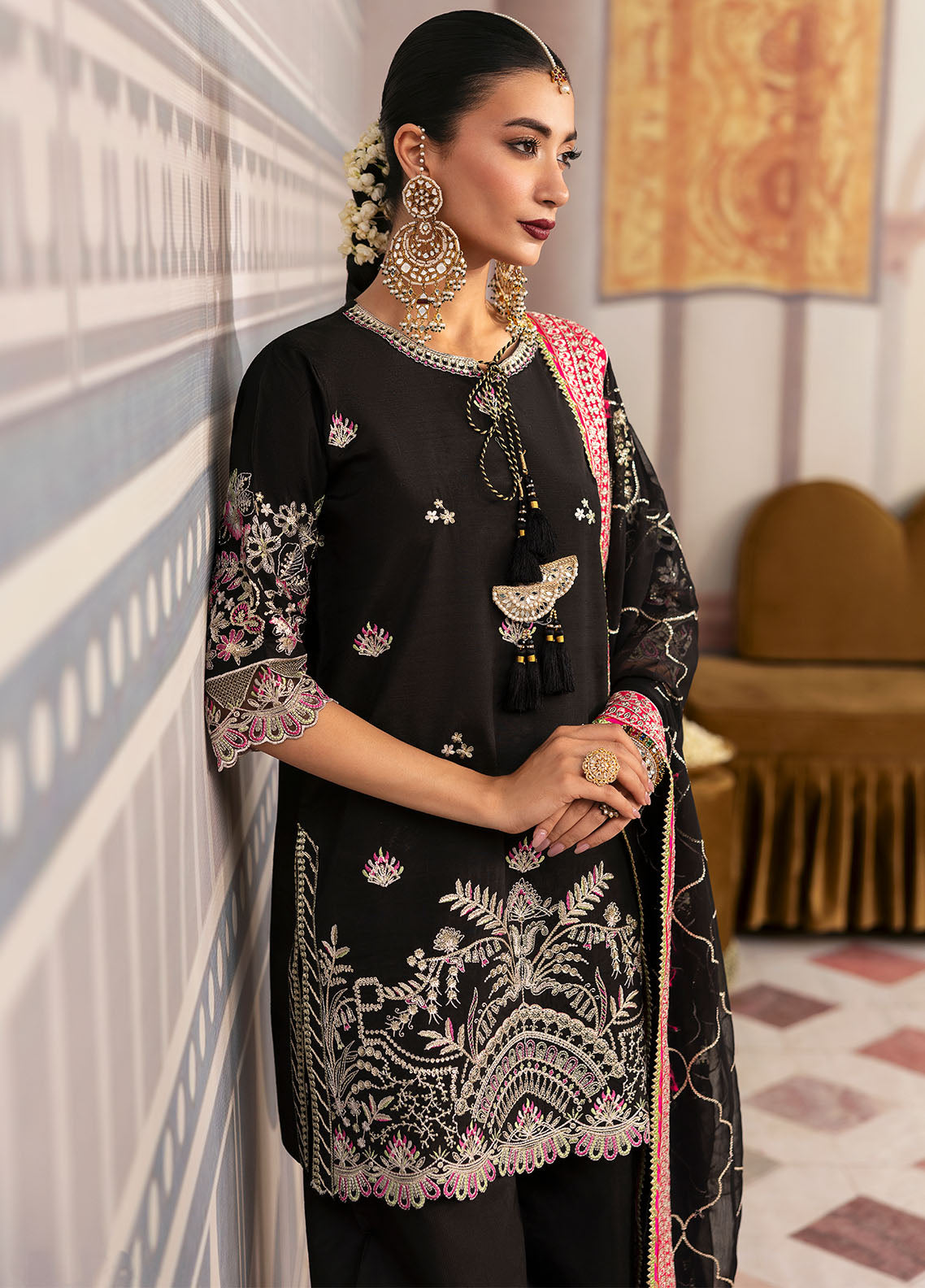 Sahane | There She Glows | TSG-01 Noir - House Of Anaya