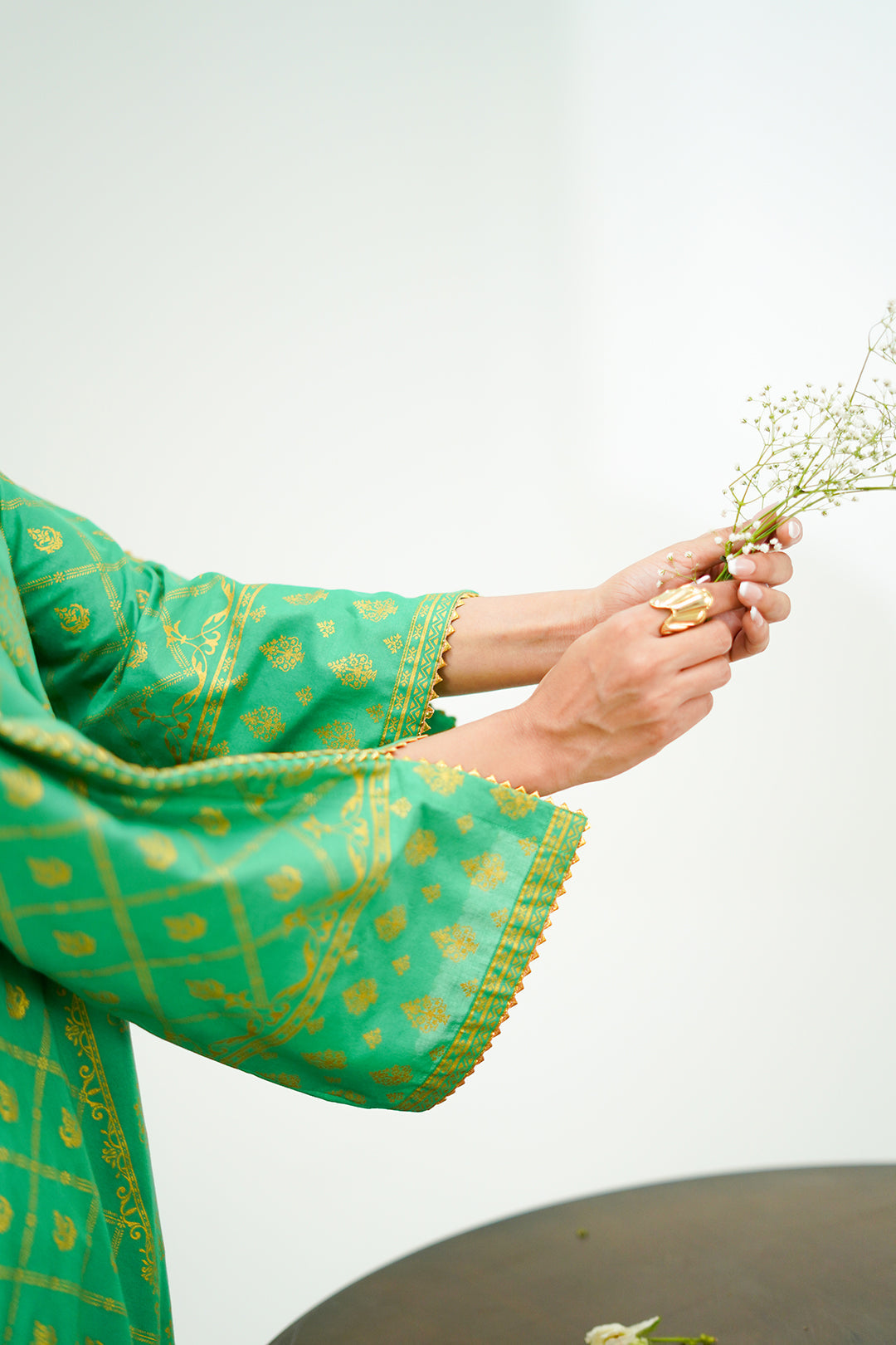 Zellbury | Unstitched 3 Piece Lawn | Shirt Shalwar Dupatta - 1237 - Libasekhas