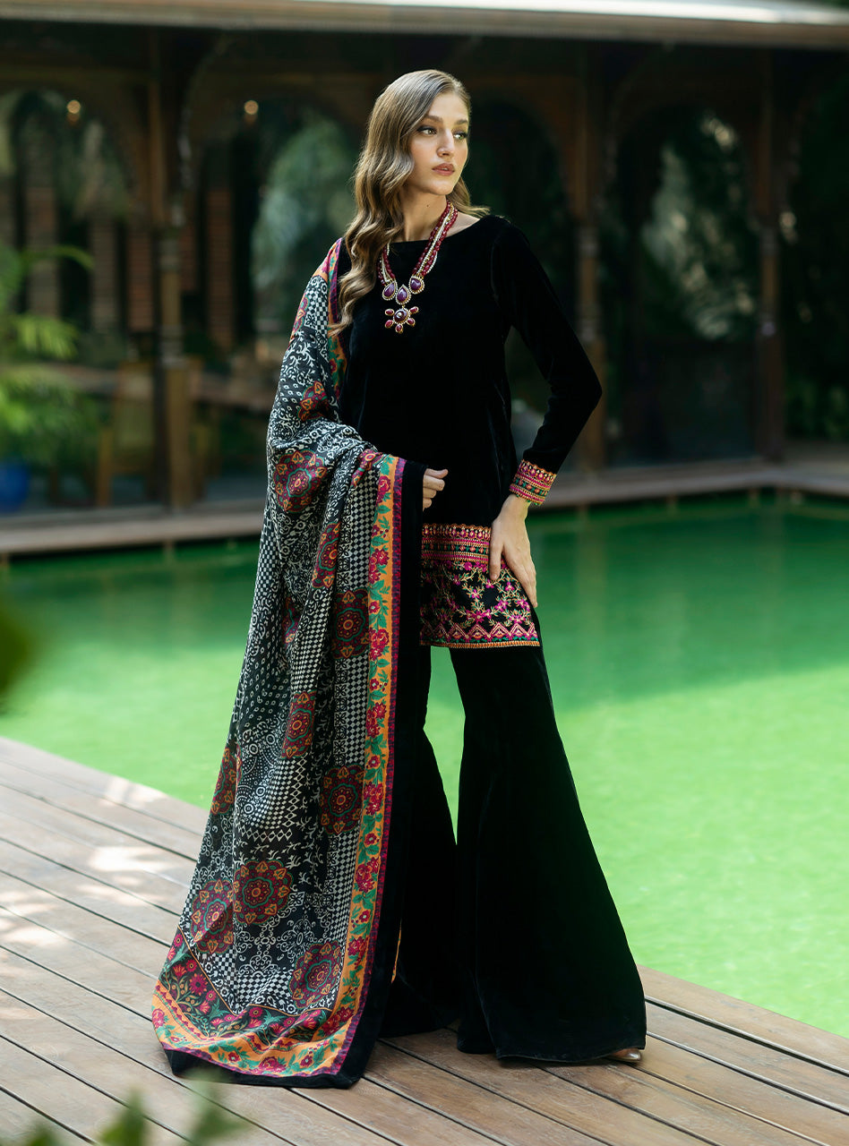 Zainab Chottani | Makhmal Luxe Pret | Zulmat - House Of Anaya