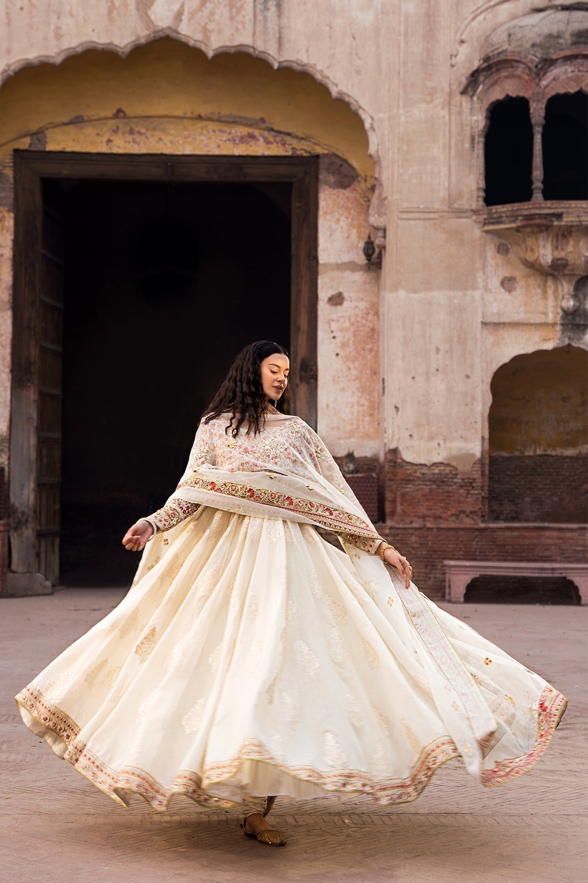 Erum Khan | Shezadian Luxe Formals | ANARKALI - House Of Anaya