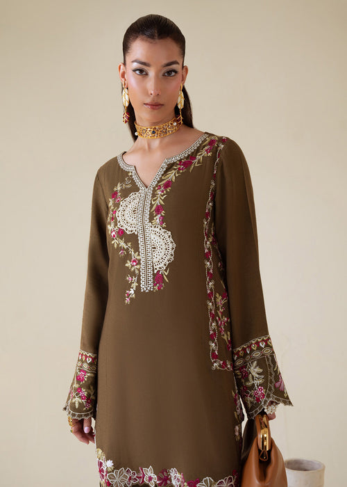 Saira Shakira | Basic Pret 25 | Moss