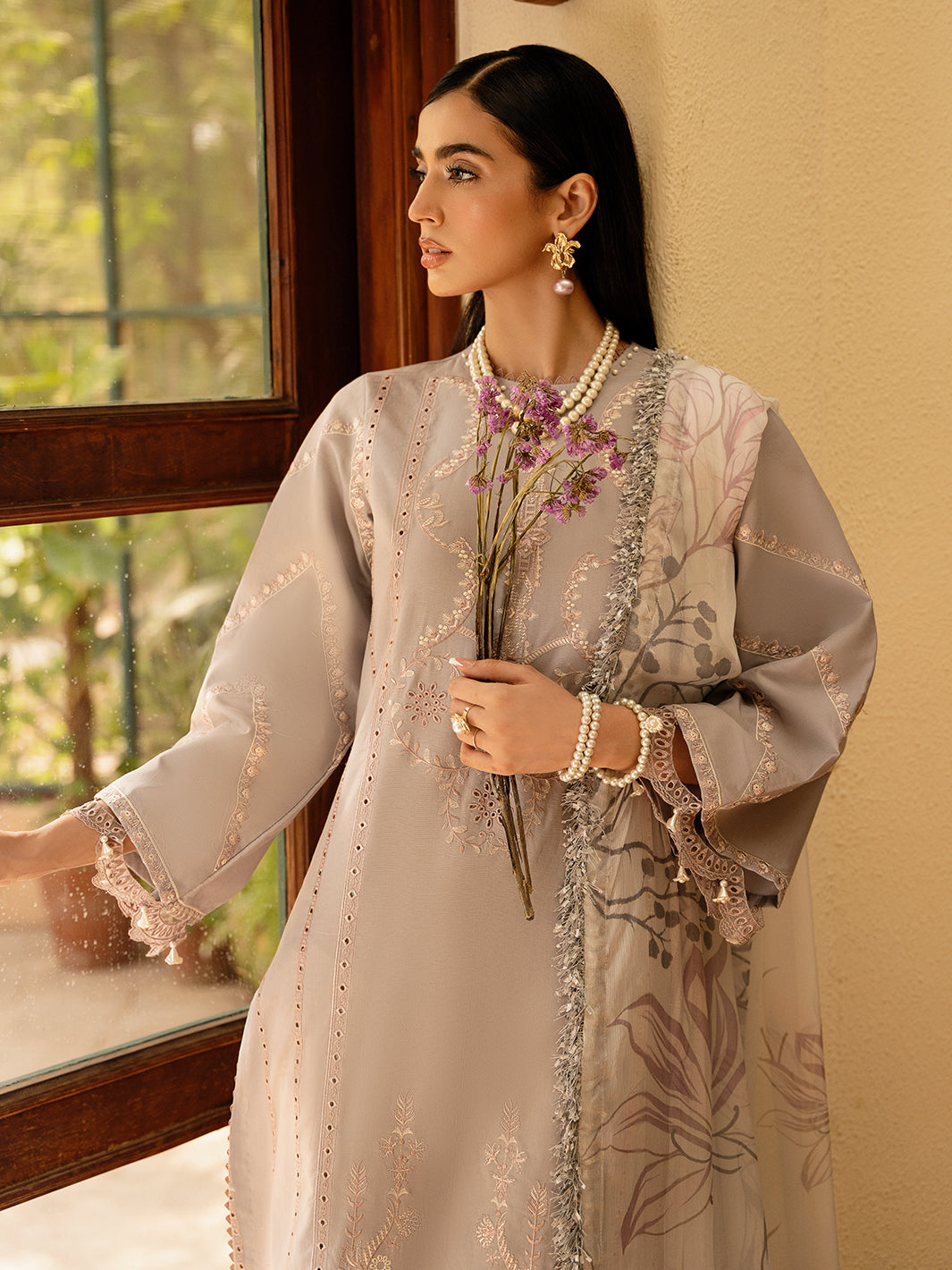 Izel | Dastak Luxury Lawn | SAAYE - House Of Anaya
