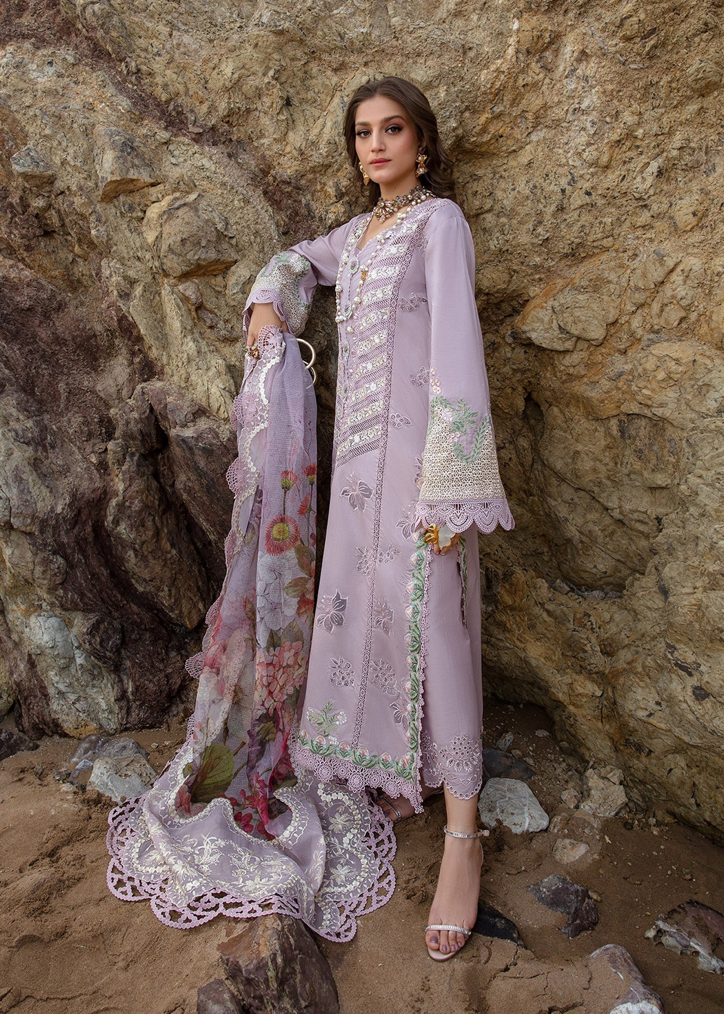 Crimson | Lawn 24 | Lillie de Jong - Amethyst - House Of Anaya