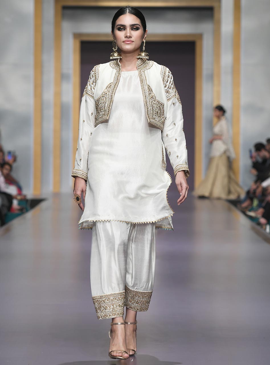 Zainab Chottani | Semi Formals | MEHRAB - House Of Anaya