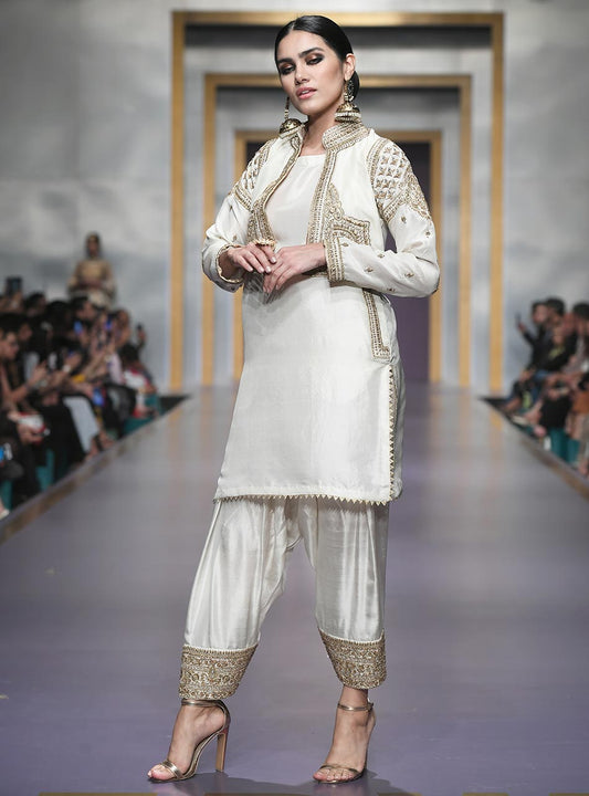 Zainab Chottani | Semi Formals | MEHRAB - House Of Anaya