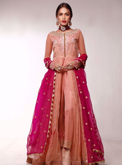 Zainab Chottani | Semi Formals | NAZAKAT