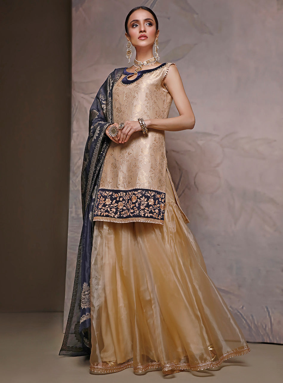 Zainab Chottani | Semi Formals | A BLONDE COAL