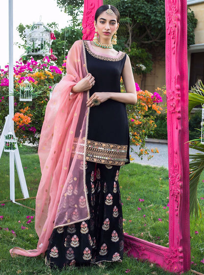 Zainab Chottani | Semi Formals | NAYAB