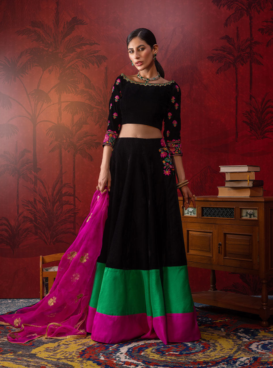 Zainab Chottani | Semi Formals | EZRA