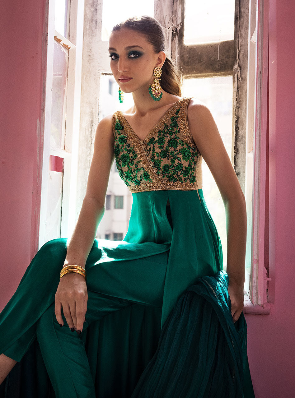Zainab Chottani | Semi Formals | ABURN GLAZE