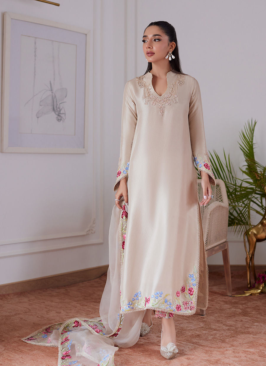 Farah Talib Aziz | Luna Eid Collection 24 | LIARA SAND - House Of Anaya