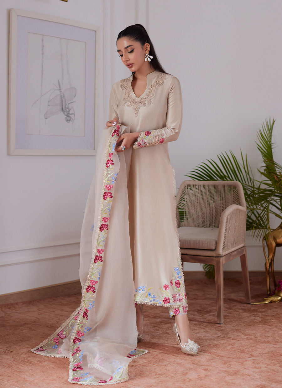 Farah Talib Aziz | Luna Eid Collection 24 | LIARA SAND - House Of Anaya