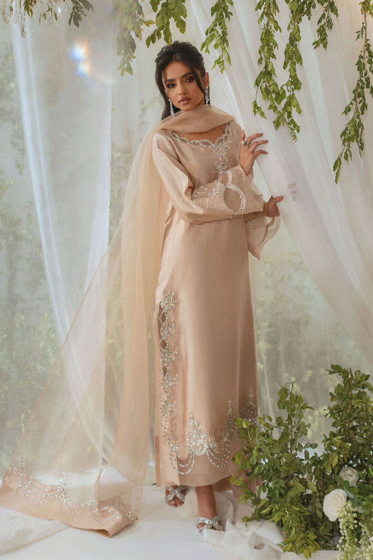 Annus Abrar | Lumi Eid Edit | Meysana (Shirt and Pants)