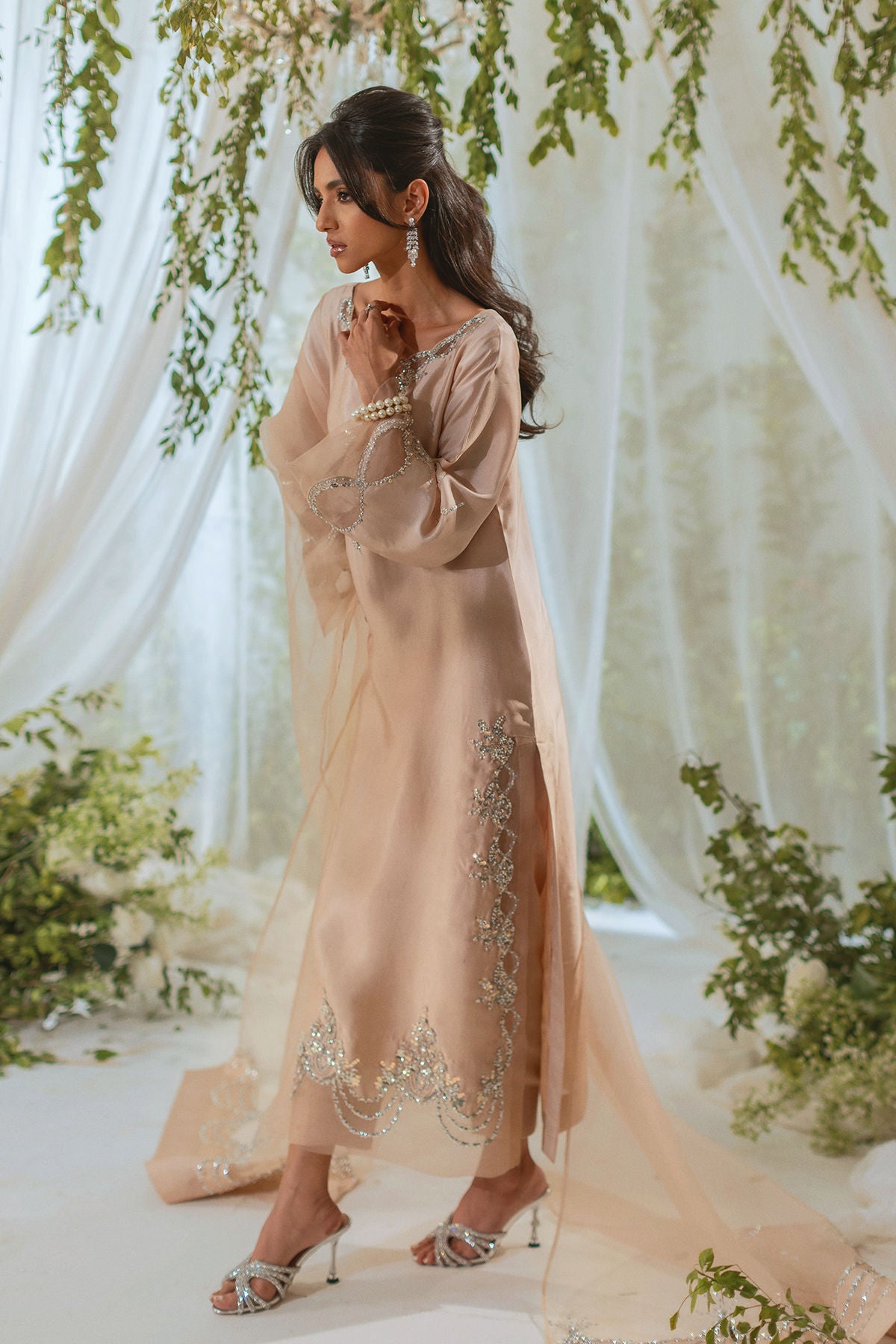 Annus Abrar | Lumi Eid Edit | Meysana (Shirt and Pants)