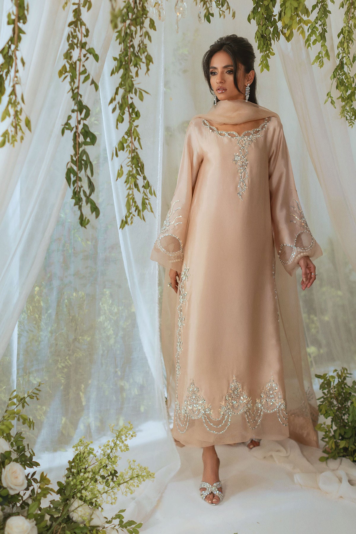 Annus Abrar | Lumi Eid Edit | Meysana (Shirt and Pants)