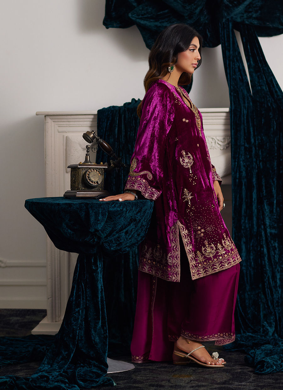 Farah Talib Aziz | Velvets The After Party | EMILI VELVET SHIRT AND DUPATTA