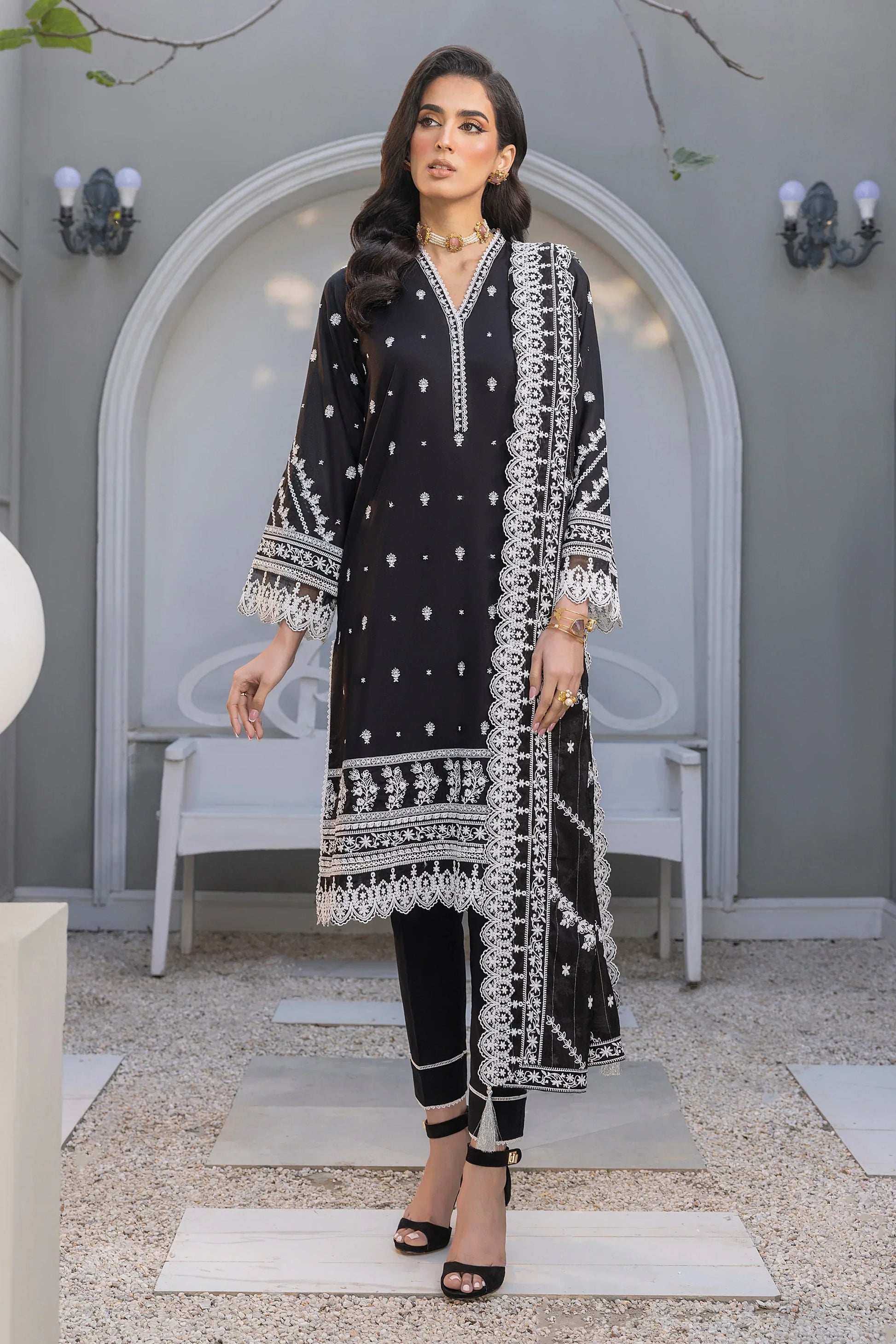 LSM | Embroidered Collection | 01 - House Of Anaya