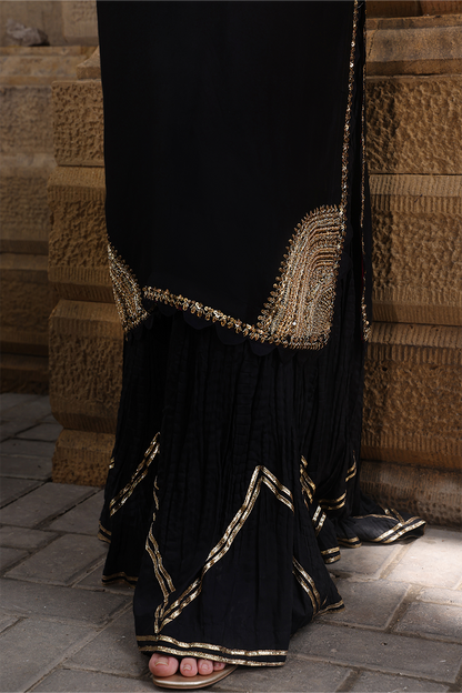 Mona Imran | Dilzaib Formals | Janan - House Of Anaya