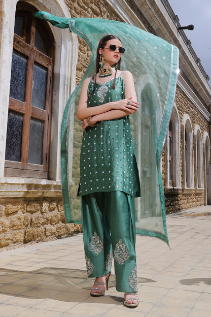 Mona Imran | Dilzaib Formals | Romesa - House Of Anaya