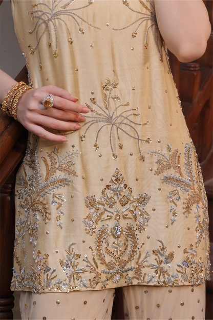 Mona Imran | Dilzaib Formals | Seerat - House Of Anaya