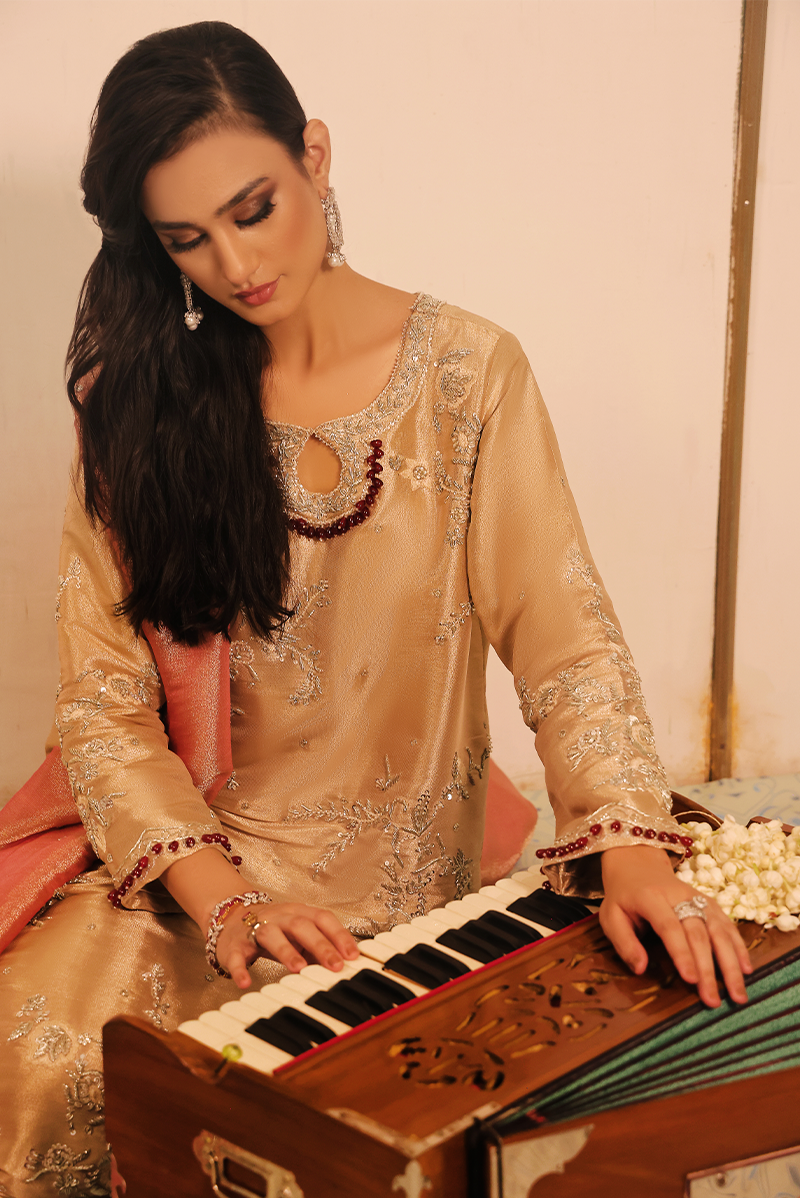 Mona Imran | Dilzaib Formals | Haya - House Of Anaya