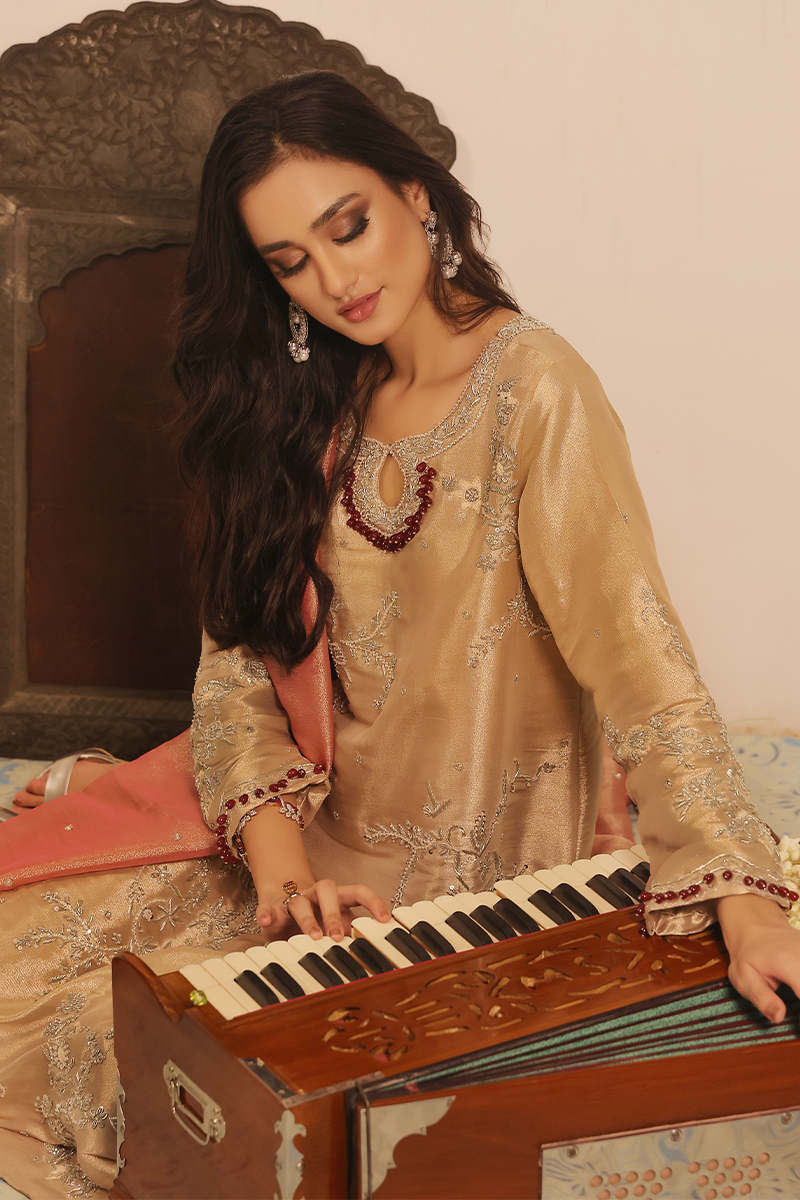 Mona Imran | Dilzaib Formals | Haya - House Of Anaya