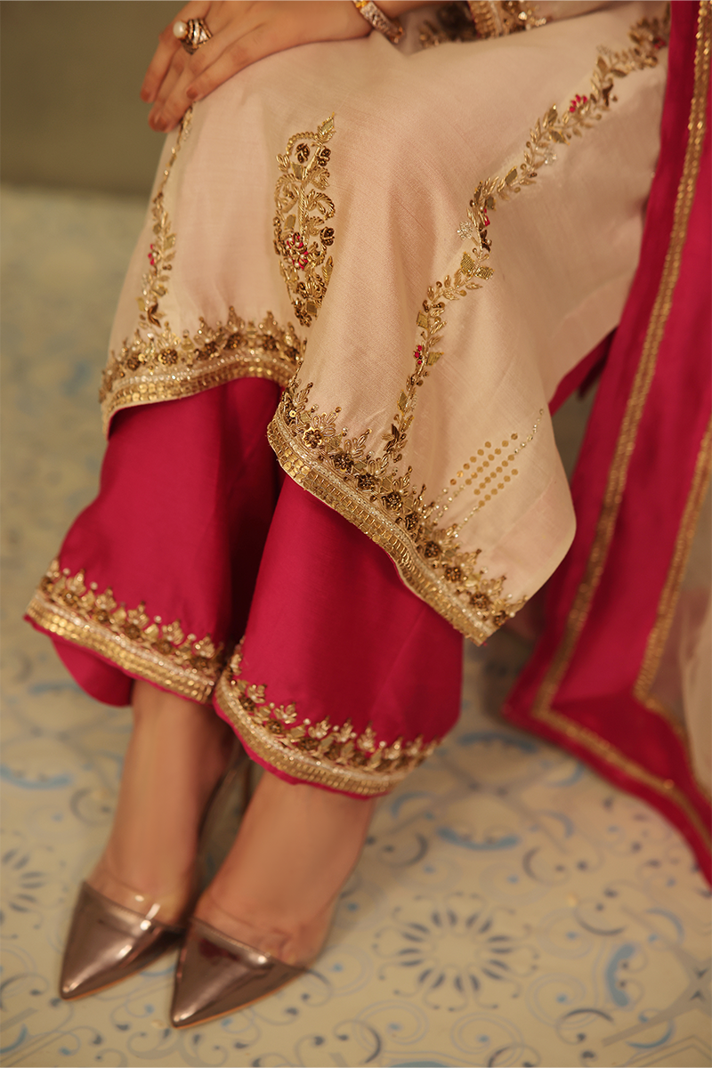 Mona Imran | Dilzaib Formals | Sahiba - House Of Anaya