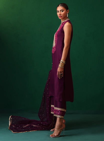 Zainab Chottani | Semi Formals | AMYRA