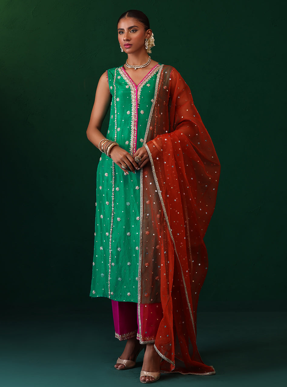 Zainab Chottani | Semi Formals | MAREENA