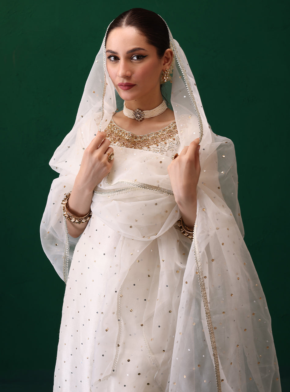 Zainab Chottani | Semi Formals | MEERAZ