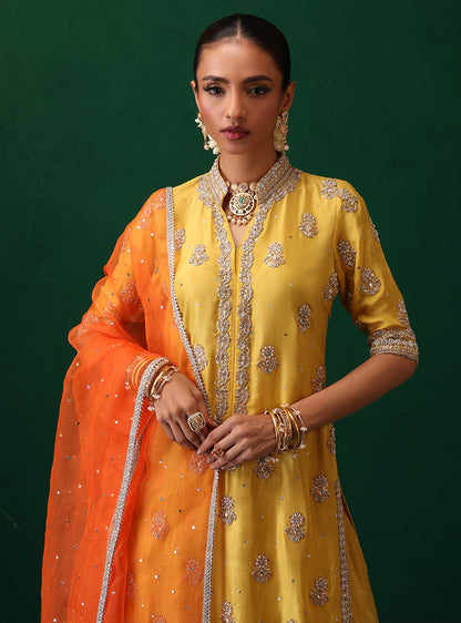 Zainab Chottani | Semi Formals | DEENA