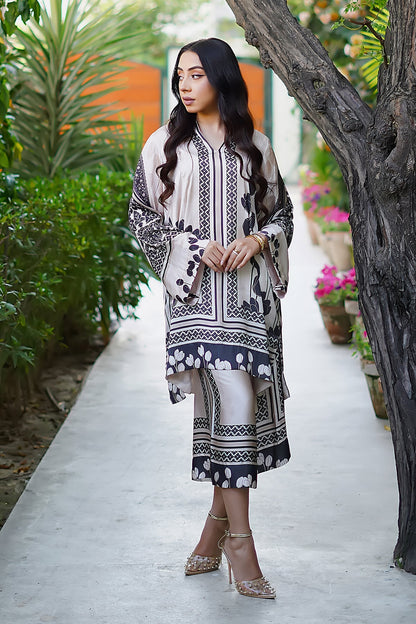 Erum Khan | Nue 25 | Royal Mirage