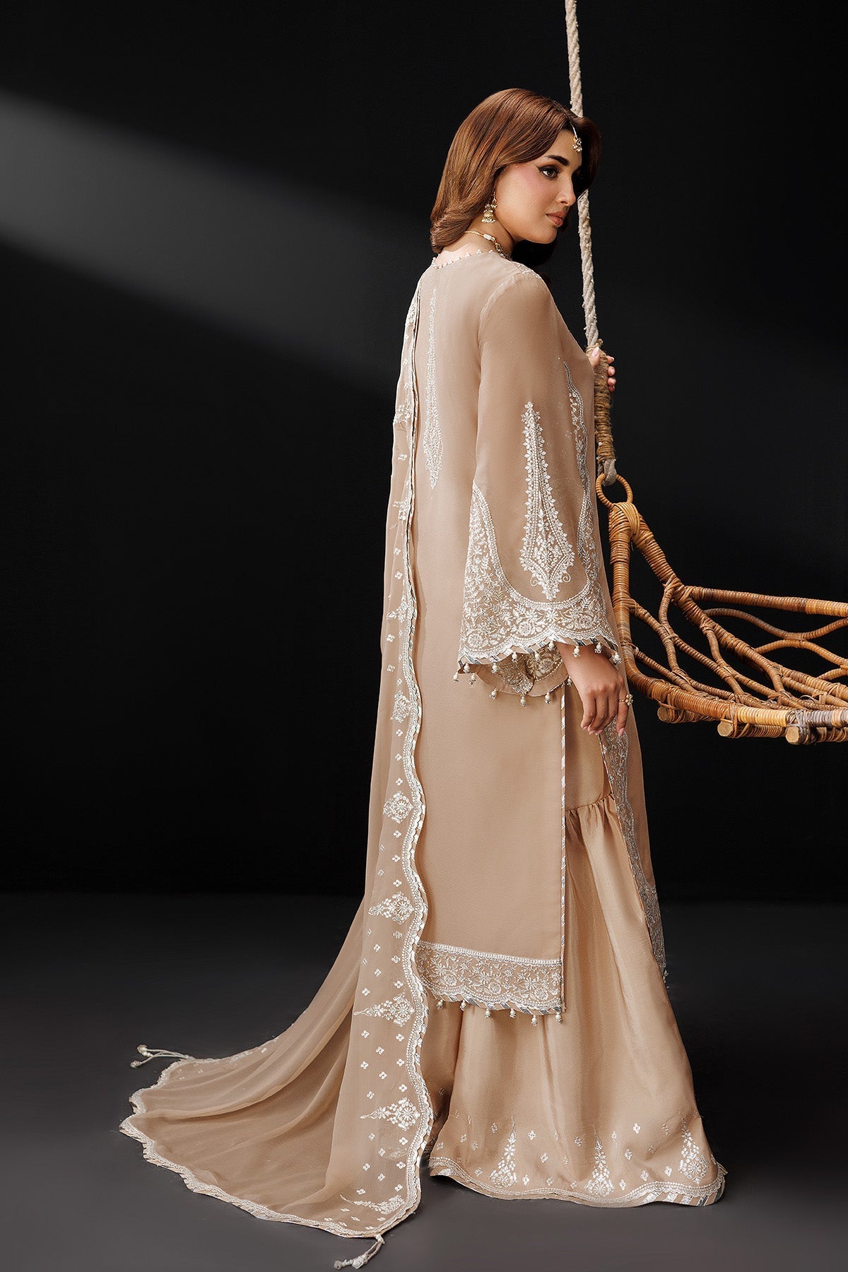 Alizeh | Dua Formals 26 | AF-DUA-3031-Gilded Lace